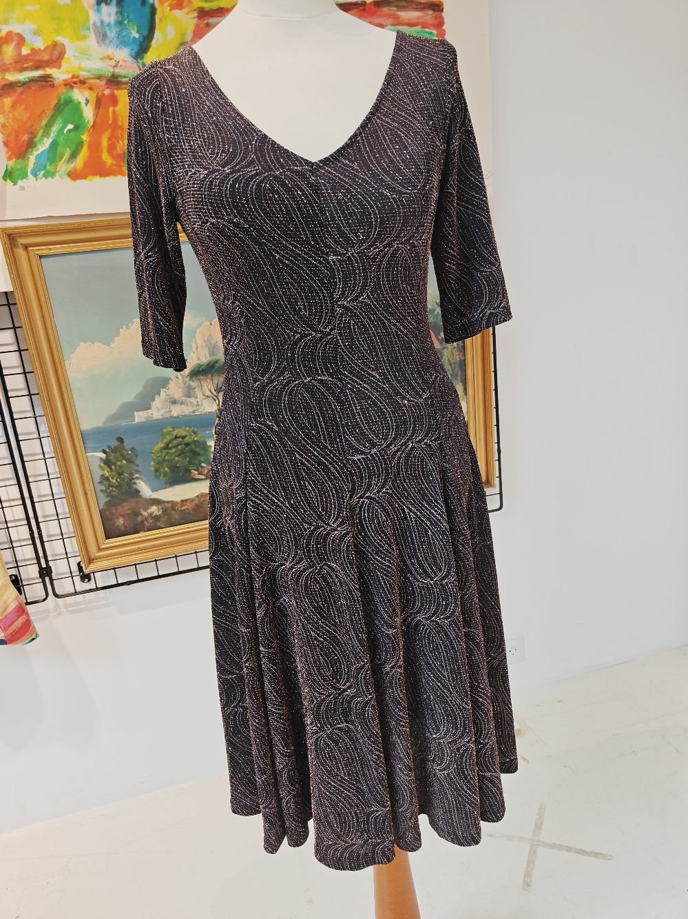 Selskabskjole broderet m. kobbertråde